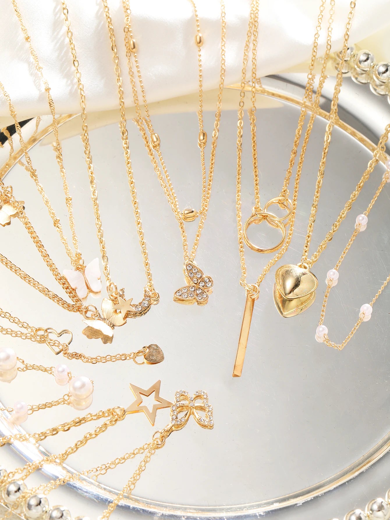 11 Pcs Women's Zircon Necklace Set Gold Color Fashion Love Heart Butterfly Pendant Hypoallergenic Neck Chain Boho Jewelry Gifts